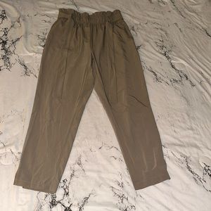 Size small polyester/spandex capri pants